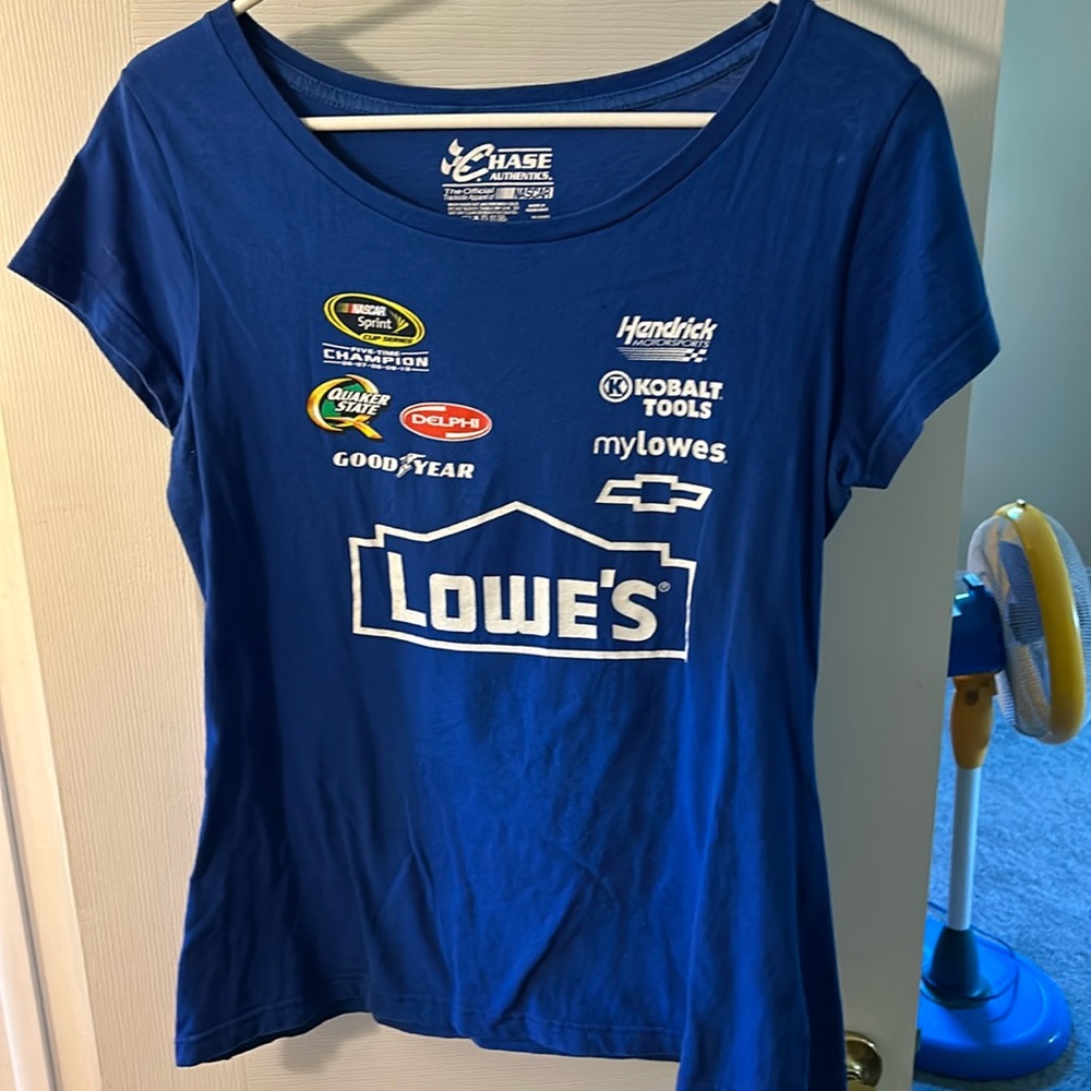 NASCAR Lowe’s Jimmie Johnson Chase Women’s size large t-shirt